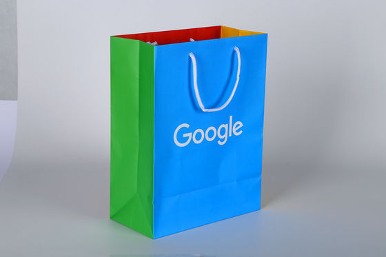 2022 nuevo diseño bolsas de regalo de papel impreso personalizado con cuerda de algodón