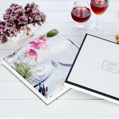 Caja de regalo de papel rígido personalizada Laminado brillante para chalecos de seda