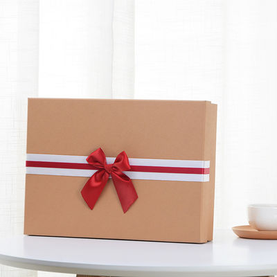 Caja de regalo de papel rígido con nudilla para ropa interior de mujer