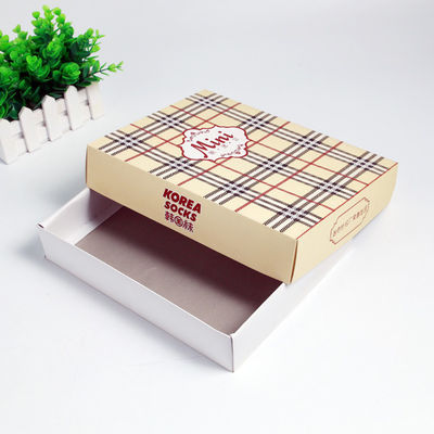 Caja de embalaje de papel de forma cuadrada con tapa para medias para hombres y niños