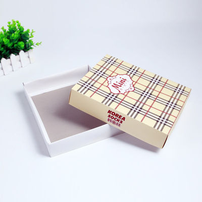 Caja de embalaje de papel de forma cuadrada con tapa para medias para hombres y niños