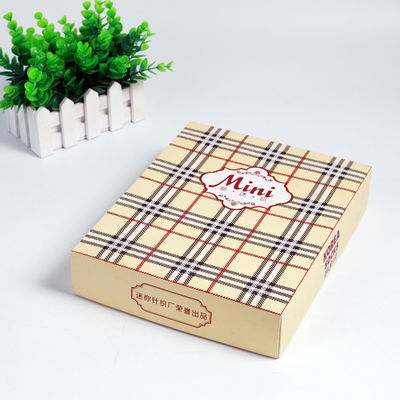 Caja de embalaje de papel de forma cuadrada con tapa para medias para hombres y niños