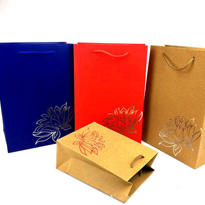 Bolsas de compras de papel Kraft ecológicas Logotipo impreso para tiendas / supermercados