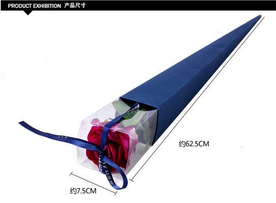 Bonita caja de flores de rosa de diseño único con diferente color y cinta para el día de San Valentín