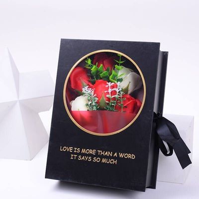 Caja de regalo de papel rígido de color rosa real con cinta redonda y cuadrada